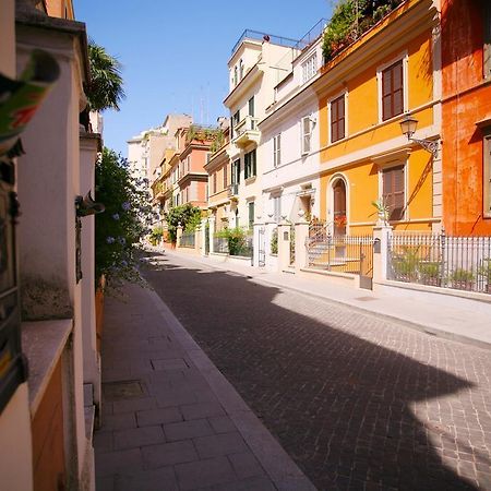 Red Flat In Rome Apartment Exterior photo