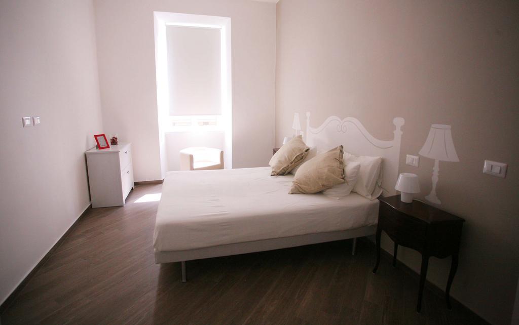 Red Flat In Rome Apartment Room photo